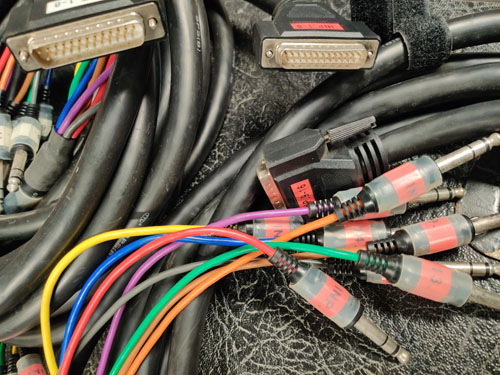 Dee Custom-multi-conductor-cable DB-25 Jack