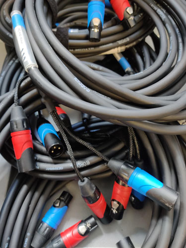 Dee Custom-Multi-Signal XLR-2way multi 10m