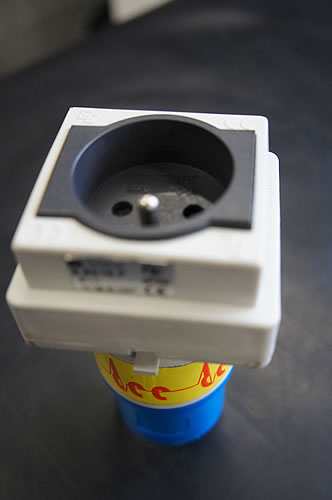 Dee Custom CEE 16A  Adaptor Schuko F-BE