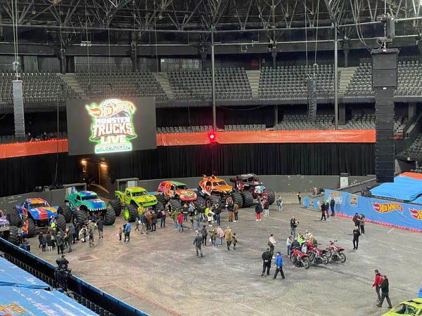 Hot Wheels - 8
