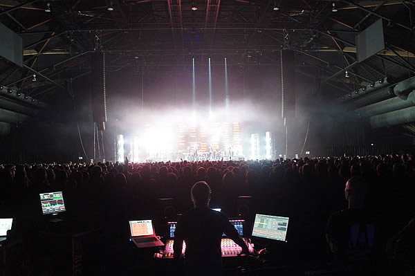 Massive Attack - 12